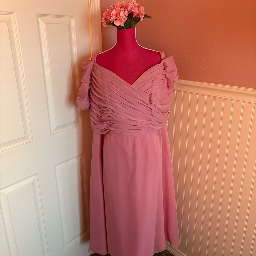 Off Shoulder Mauve Chiffon Formal Dress Rouched Sweetheart Bodice size 18